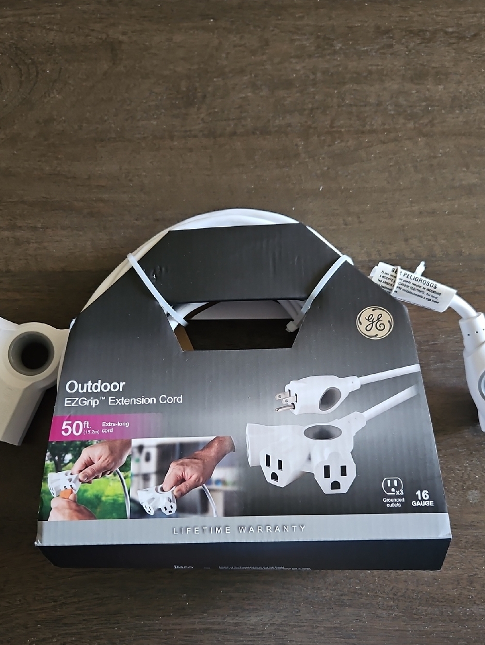 GE 50' 3-Outlet EZGrip Grounded Indoor-Outdoor Extension Cord White